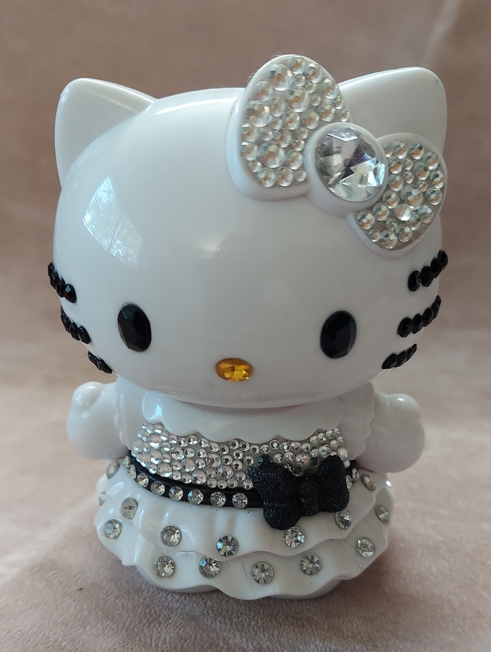 HELLO KITTY  Collectible 4" Doll with Rhinestones Black & White